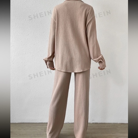 Set - Picture 2 of 3